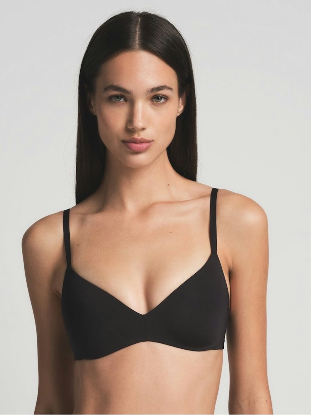 NWT SKIMS WIRELESS FORM PUSH-UP PLUNGE BRA